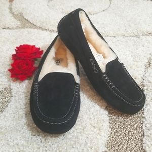 UGG Ansley slippers for indoor/outdoor sz.6.